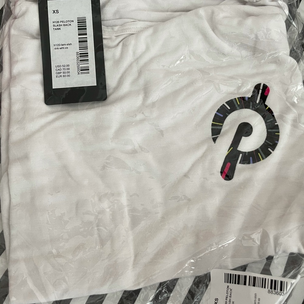 Peloton slash back tank NWT
